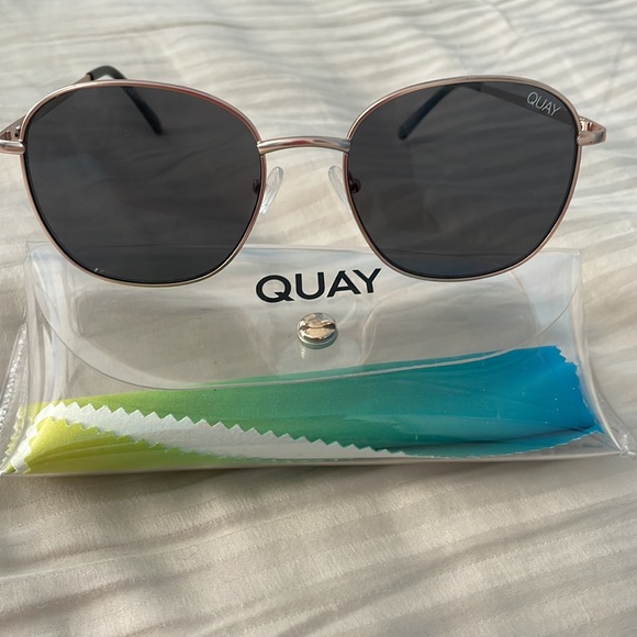 Quay Sunglasses - Picture 4 of 4